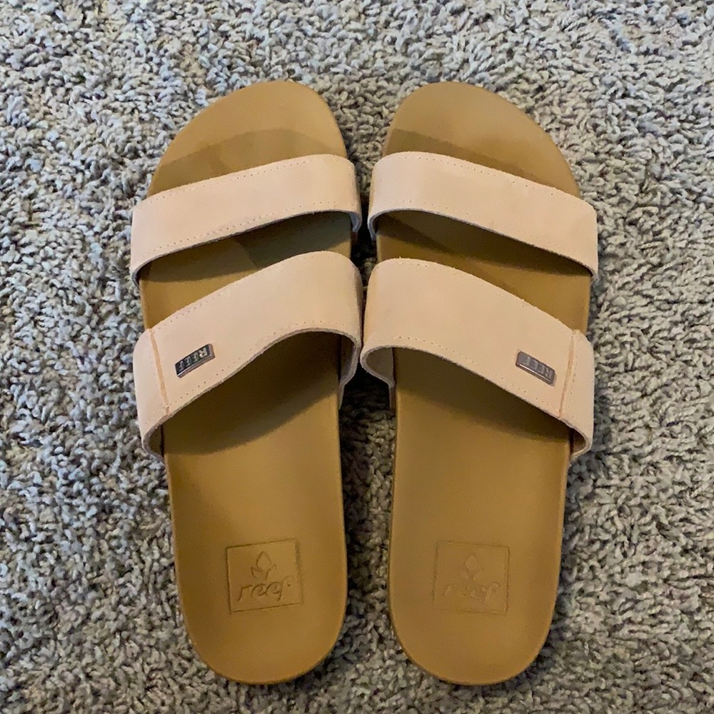 Reef cushion vista- like new!